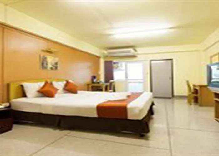 Wongcharearn Mansion Hotel 3*